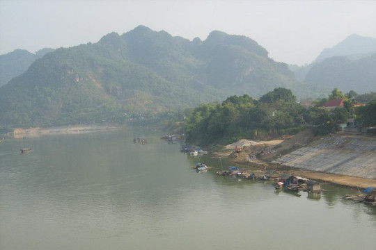 Công ty TNHH Bình Thuận: Sông Lô sạt lở do tác động của môi trường chứ không do nạo hút