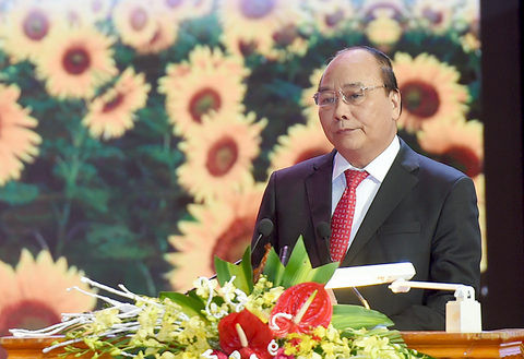 Thủ tướng Nguyễn Xuân Phúc: Cả nước thực hiện ˜3 đồng hà nh, 5 hỗ trợ™ đối với doanh nghiệp