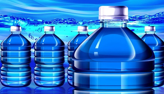 Hà  Nội: Xử­ phạt 13 cơ sở sản xuất nước uống đóng chai vi phạm ATTP