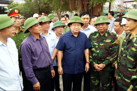 Phó Thủ tướng Trịnh Đình Dũng kiểm tra công tác phòng, chống bão số 7 tại Hải Phòng