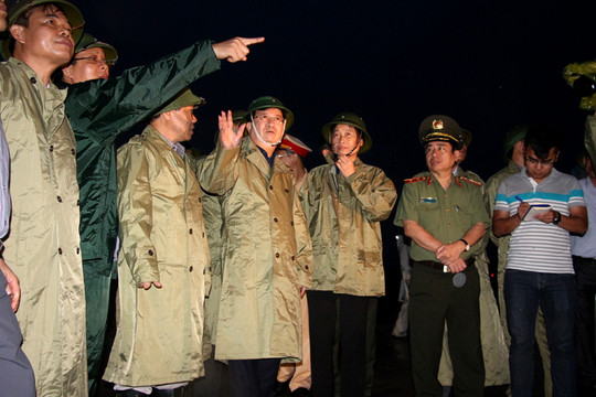 Phó Thủ tướng Trịnh Đình Dũng chỉ đạo phòng chống bão tại Quảng Ninh