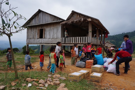 Cứu trợ miửn Trung “ góc nhìn trực tiếp từ những tấm lòng thiện nguyện