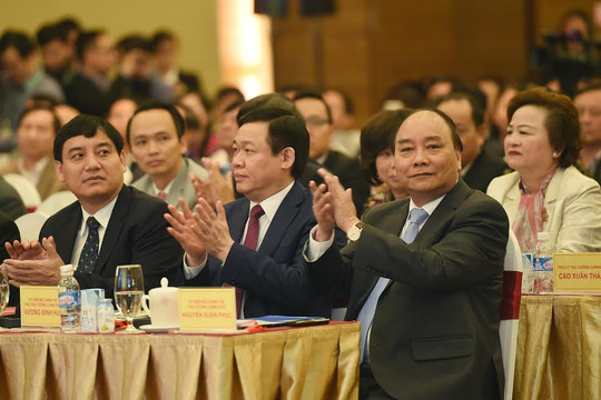 Thủ tướng Nguyễn Xuân Phúc dự Hội nghị gặp mặt các nhà  đầu tư tại Nghệ An