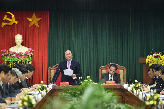 Thủ tướng Nguyễn Xuân Phúc là m việc với lãnh đạo chủ chốt tỉnh Tuyên Quang