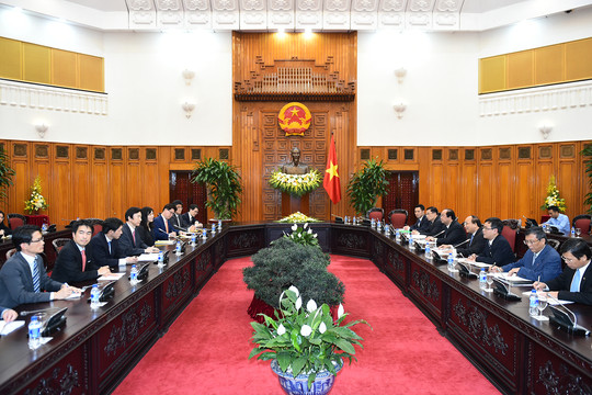 Thủ tướng Nguyễn Xuân Phúc tiếp Bộ trưởng Ngoại giao Hà n Quốc Yun Byung-se 
