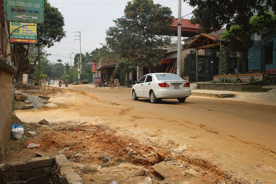 Thị trấn Thanh Sơn, (Phú Thọ): Dân khổ vì đường xuống cấp