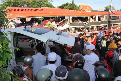 Gia Lai: Phó Thủ tướng thường trực Trương Hòa Bình chỉ đạo nhanh vụ tai nạn giao thông thảm khốc ở Gia Lai