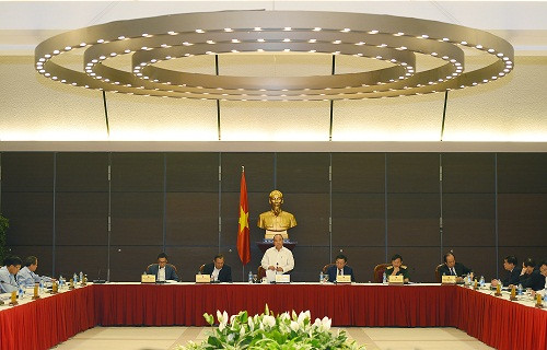 Thủ tướng Nguyễn Xuân Phúc làm việc với các bộ, ngành xử lý kiến nghị của doanh nghiệp