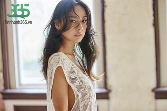 Lee Hyori đẹp ngẩn ngơ, hàng loạt đàn em phải “đứng hình”