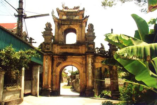 Cổng làng Cựu xã Vân Từ