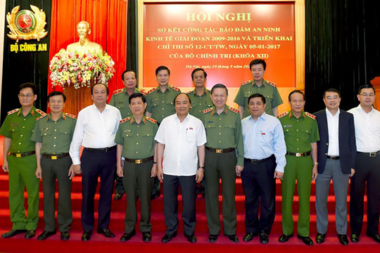 Thủ tướng Nguyễn Xuân Phúc dự Hội nghị về công tác bảo đảm an ninh kinh tế