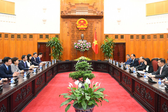 Thủ tướng Nguyễn Xuân Phúc tiếp đặc phái viên của Tổng thống Hàn Quốc