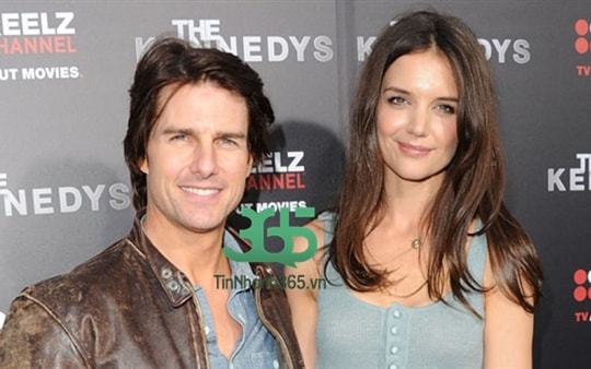 Quên Tom Cruise đi, người đàn ông này mới khiến Katie Holmes “sung sướng”