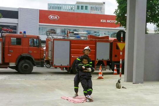 Hình ảnh rèn luyện thường nhật của lính cứu hỏa Hà Nội