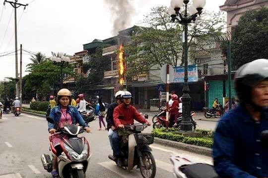 Uông Bí, Quảng Ninh: 'Có gì đó bất thường' khi liên tiếp xảy ra chập, cháy tại các cột điện