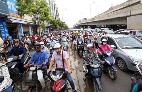 Người Việt mua xe máy nhiều gấp gần 20 lần ôtô