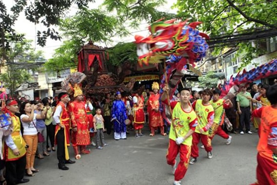 Mấy tục lạ trong hội làng