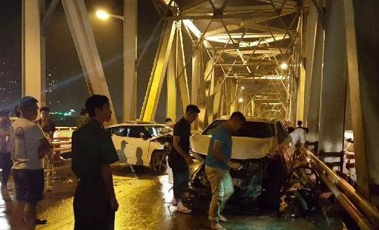 Tai nạn giữa đêm khuya trên cầu Chương Dương, 3 người tử vong