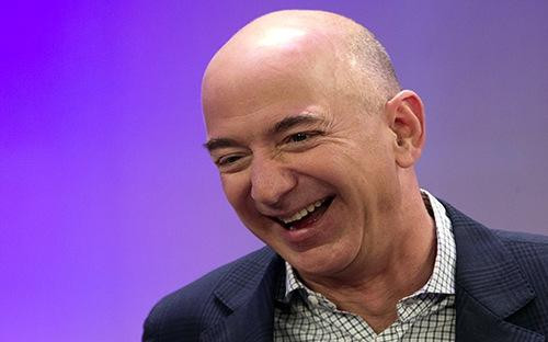 Ông chủ Amazon vượt Bill Gates thành người giàu nhất thế giới