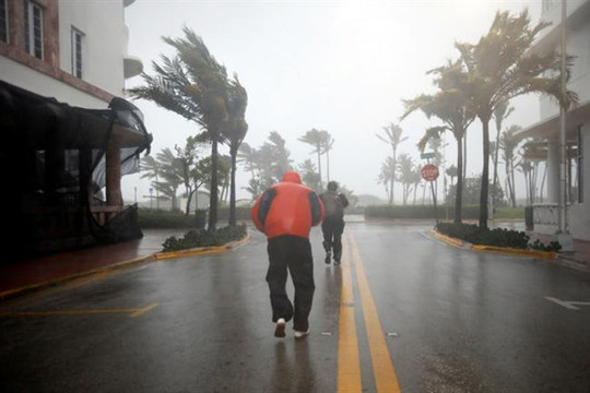 Siêu bão Irma vừa đến, Florida đã ghi nhận thương vong