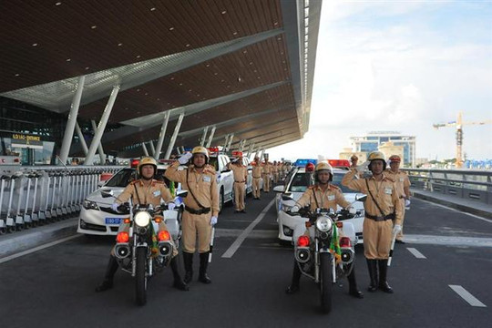 100 chiến sĩ CSGT Hà Nội vào Đà Nẵng phục vụ APEC