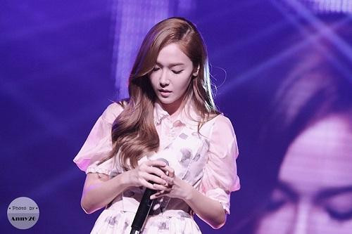 Bị fans SNSD chửi ‘sấp mặt’ vì mỉa mai Jessica nhanh chóng lên tiếng thanh minh