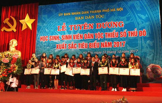 Hà Nội tuyên dương 141 học sinh, sinh viên dân tộc thiểu số xuất sắc tiêu biểu năm 2017