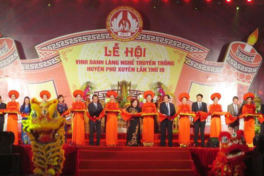 Khai mạc lễ hội vinh danh làng nghề truyền thống Phú Xuyên 2017