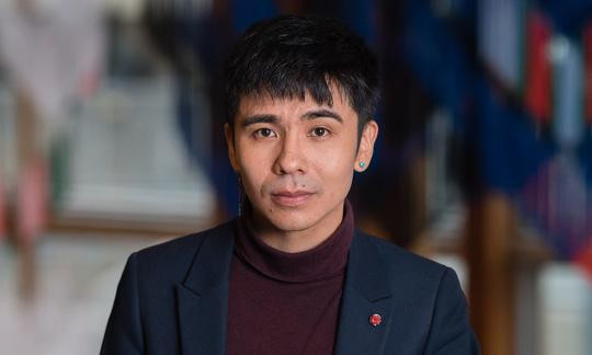 Bí mật của tác giả gốc Việt thắng giải "Oscar trong lĩnh vực thơ ca"