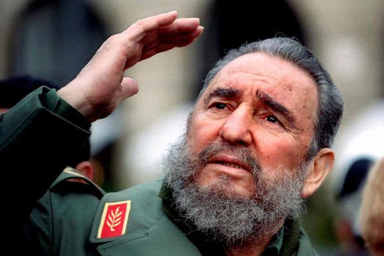 CIA từng tính đặt bom vào... vỏ sò để ám sát Fidel Castro