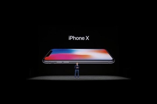 Lượng đặt hàng iPhone X cao kỷ lục