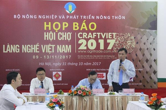 Khoảng 250 gian hàng tham gia Hội chợ Làng nghề Việt Nam 2017