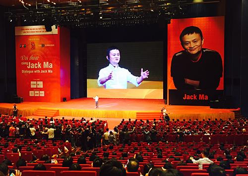 Gần 4.000 sinh viên tham gia “Đối thoại cùng Jack Ma”