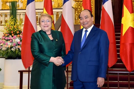 Thủ tướng Chính phủ Nguyễn Xuân Phúc tiếp Tổng thống Chile Michelle Bachelet