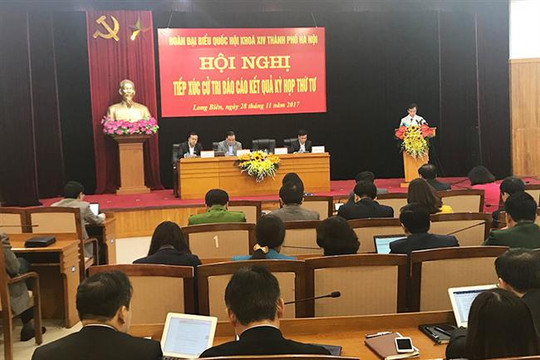 Bí thư Thành ủy Hoàng Trung Hải tiếp xúc cử tri quận Long Biên