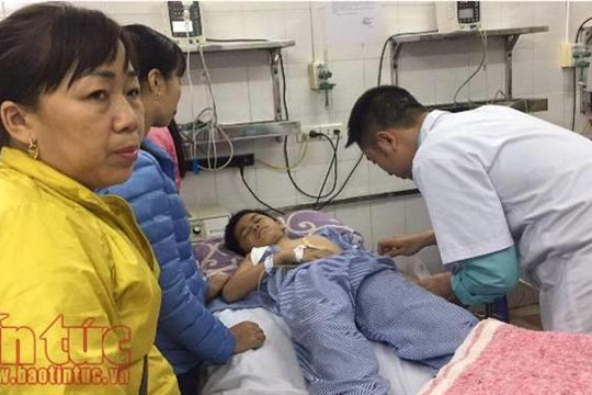 Nhiều nạn nhân vụ sập lan can trường tiểu học Văn Môn đang mê man