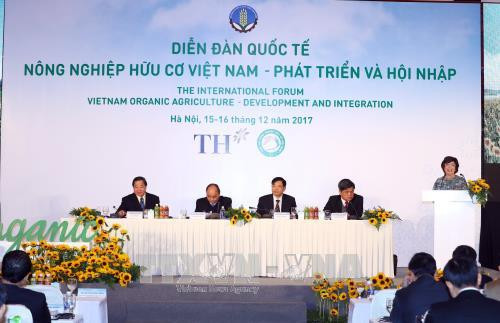 Thủ tướng Nguyễn Xuân Phúc: Không thể phát triển nông nghiệp hữu cơ theo phong trào