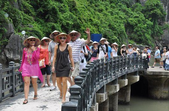 Gần 13 triệu lượt khách quốc tế đến Việt Nam năm 2017