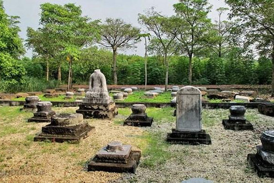 Khai quật mộ cổ tại Khu di tích quốc gia đặc biệt nhà Trần
