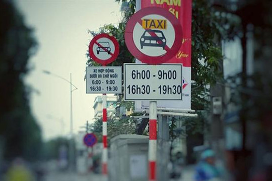 Hà Nội: Cấm Uber, Grab theo giờ ở 13 tuyến phố