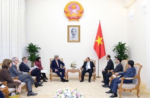 Thủ tướng tiếp cựu Ngoại trưởng Hoa Kỳ John Kerry