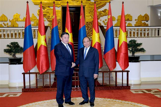 Thủ tướng Nguyễn Xuân Phúc tiếp Chủ tịch Quốc hội Mông Cổ