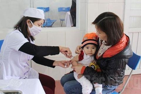 Mỗi ngày hàng trăm trẻ mắc cúm nặng phải nhập viện trong đợt rét đậm, rét hại