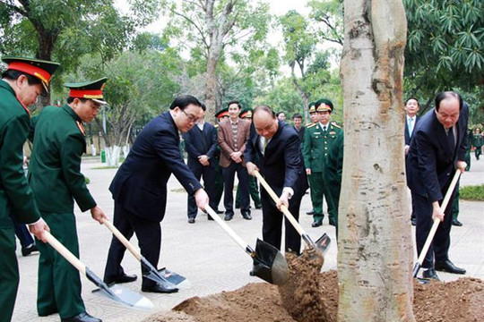 Thủ tướng Chính phủ Nguyễn Xuân Phúc thăm, chúc Tết cán bộ, chiến sĩ Bộ Tư lệnh Thủ đô Hà Nội