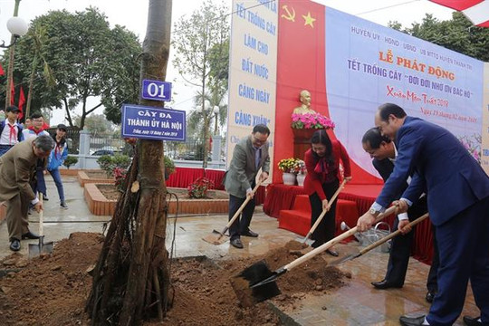 Bí thư Hoàng Trung Hải tham dự Tết trồng cây tại huyện Thanh Trì
