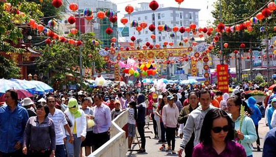 Chủ tịch Nguyễn Đức Chung yêu cầu thực hiện nghiêm kỷ cương hành chính, không đi lễ hội