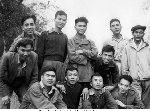 Chân dung văn nghệ sĩ thời kháng chiến qua ống kính của Trần Văn Lưu