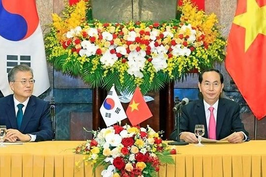 Chủ tịch nước Trần Đại Quang và Tổng thống Hàn Quốc chủ trì họp báo