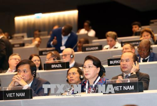 Chủ tịch Quốc hội Nguyễn Thị Kim Ngân dự và phát biểu tại phiên họp toàn thể của IPU-138