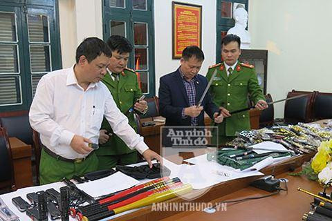 Cảnh sát hình sự Hà Nội triệt phá kho vũ khí nóng và công cụ hỗ trợ